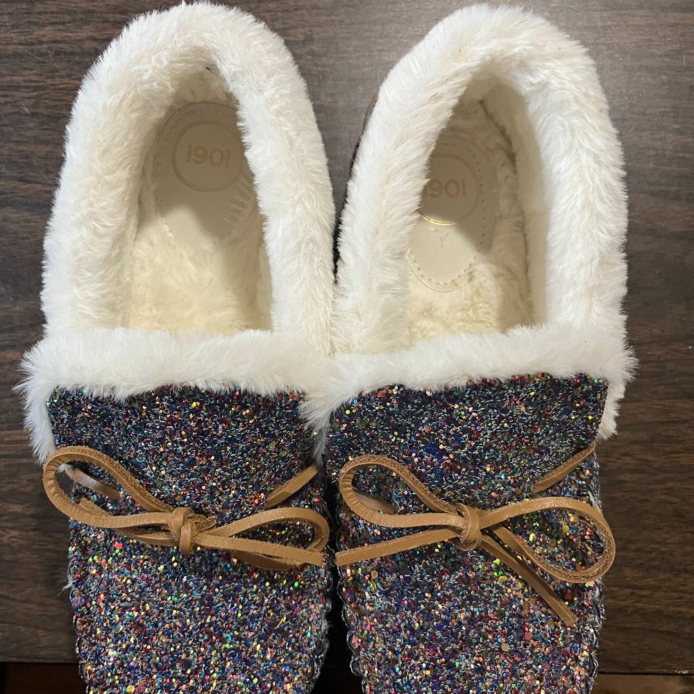 SLIPPERS